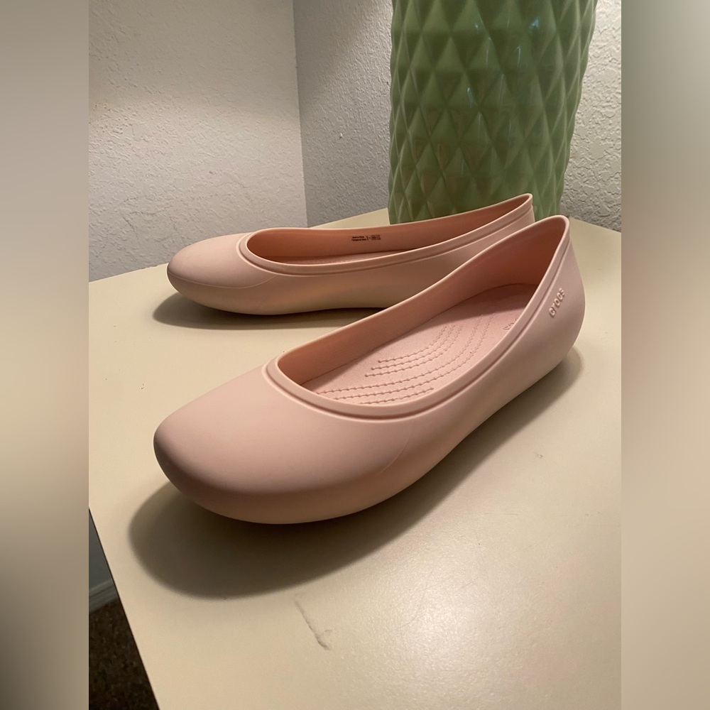 CROCS Pink Flats Minimalist Design